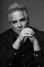 Severance Star Yul Vázquez: “Why one must first be a great fan before one  can become a great artist”