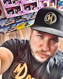 Un verdadero mérito es, portar y defender la camiseta en los momentos  difíciles, porque en los fáciles ta peladita.!!! 🤷‍♂️🤷‍♂️🤷‍♂️  #MadelMusic #SiempreALaOrden #MarioElCachorroDelgado #EsMadel #SoyMadel . .  . @madelmusicoficial ...