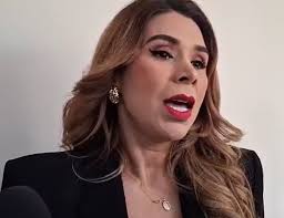 CRONIO Y usted, ¿qué opina? ¡Déjenos su respuesta en los comentarios! La  diputada de ARENA, Marcela Villatoro, criticó recientemente el asesinato de  una niña de 14 años a manos de pandilleros. Sin