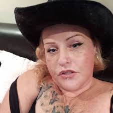 Kelly Sheedy's Instagram, Twitter & Facebook