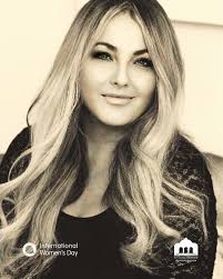 Deborah is a seasoned journalist, author, podcaster, and producer with over  30 years of experience in the media industry. Known for her in-depth  storytelling, she has built a reputation for conducting insightful