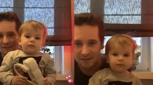 Krzysztof is turning 37 years old in he signed to the bmg poland record label which also signed fellow polish artist andrzej piaseczny. Krzysztof Zalewski Pierwszy Raz Pokazal 15 Miesiecznego Synka Fanki Jaki Podobny Do Taty