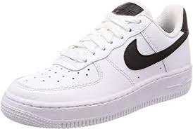 Die für die basketballspieler gewidmeten sportschuhe, zogen schnell von den spielfeldern auf die straßen der großstädte. Nike Damen Air Force 1 07 Turnschuh Amazon De Schuhe Handtaschen