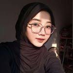 Donna Tria's Instagram, Twitter & Facebook