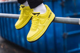The standard af1 will already ward off rain and snow, but a fully release date: Nike Air Force 1 Gore Tex Release Infos Everysize Blog
