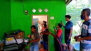 Check spelling or type a new query. Ditinggal Pemiliknya Berjualan Di Pasar Satu Rumah Semi Permanen Terbakar Di Wajo Tribun Timur