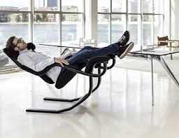 It's made with polyester fabric and has a foldable design that can be stored in a carrying case with straps. 6 Best Zero Gravity Chairs For Back Pain Jun 2021 Reviews Buying Guide