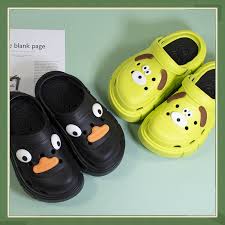 How To Put Jibbitz™ Charms On Crocs Shoes – Crocs™ Việt Nam