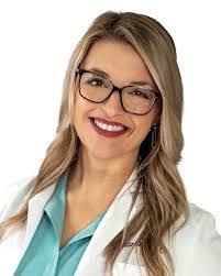 Ashley Witter's Instagram, Twitter & Facebook