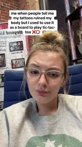 Elisa Snider's Instagram, Twitter & Facebook