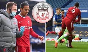Virgil van dijk (rechts) vom fc liverpool verletzte sich am knie im merseysidederby gegen den fc everton. Virgil Van Dijk Injury Liverpool Have Fear Amid Rumours Reds Star Out For Season With Acl Football Sport Express Co Uk