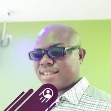 Spotted through the mirror!! 📸: Va Gadeni