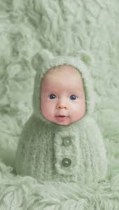 🙀 Guess what! There's no need to leave home for your Christmas photos!  🎄🙌 Add your baby, children, fur baby or entire family to this adorable  backdrop in seconds. 🤩🎄Ovil app magically