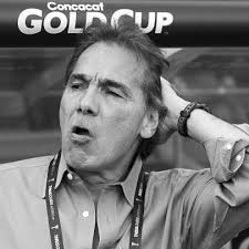 No se murió ni nada, pero es muy mal técnico y debe renunciar a la selecta.  ¡No más amigos de la federación!