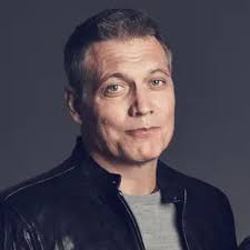 Holt McCallany: Latest News, Analysis & Opinion