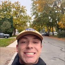 Hello! I am starting a new job in the city and am looking for an apartment  in the Marina, North Beach, or Russian/Nob Hill areas! A bit about me, I'm  originally from