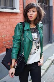 8 Cool Modnih Prijelaznih Kombinacija Iz Zime U Proljece Zena Hr Chaquetas De Cuero Verde Cuero Verde Chaqueta De Piel