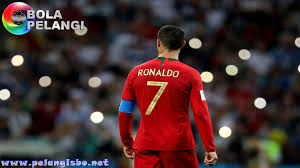 Belum hilang dari ingatan ketika portugal mengangkat trofi piala eropa tahun 2016. Ronaldo Mantapkan 700 Ke Gol Dirinya Ronaldo Cristiano Ronaldo Portugal