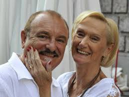 After realizing that there was more there than just romantic love, nicole josy (born nicole van palm in wemmel on october 21, 1946) and hugo sigal (born hugo verbraeken in kinshasa on november 10, 1947) decided to become a vocal duo, and in 1971 entered the belgian final of. Nicole En Hugo Krijgen Vreselijk Nieuws Onze Wereld Stortte In Redactie24