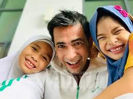 Check spelling or type a new query. Cara Dr Sheikh Muszaphar Mula Latih Anak Berpuasa Umur 5 Tahun Mingguan Wanita