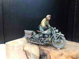 Used Miniart S Kit 35182 U S Soldier Pushing Motorcycle Www Miniart Models Com 35182 Photos From Euro Model Expo Lin Military Figures Euro Model Diorama