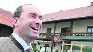 Hubert aiwanger glaubt, dass messer in den taschen anständiger bürger deutschland sicherer hubert aiwanger ist bundesvorsitzender der freien wähler. Hubert Aiwanger Strebt Mit Den Freien Wahlern In Den Bundestag Politik