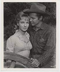 Audie Murphy And Venetia Stevenson In Seven Ways From Sundown 1960 Hollywood Actor Heroes Actors Old Hollywood Stars