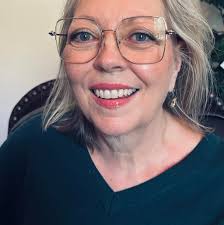 Trim dead rose branches in spring time?