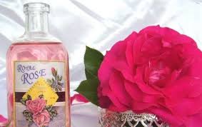 Tutoriel Faire Son Eau De Rose Naturelle Eau De Rose Petale De Rose Produits De Beaute Faits Maison