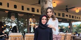 Dalam kehidupan di dunia ini, jodoh, rezeki dan kematian memang selalu menjadi rahasia allah swt. 7 Ciri Ciri Jodoh Sudah Dekat Menurut Islam Tanda Dari Semesta Mudah Dikenali Merdeka Com