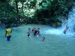 Memang semua airnya berasal dari memang semua airnya berasal dari satu sumber air terjun akan tetapi menjadi berundak karena kountur medan di bawah air terjun pusatnya memiliki. Air Terjun Jalan Jalan Cari Makan Di Kedah Rasmi Facebook