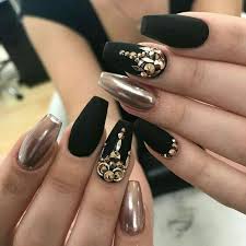 Ver más ideas sobre uñas negras con dorado, manicura de uñas, decorados para uñas cortas. Pin De Teresa Hernandez En Unas Unas Negras Con Dorado Unas Doradas Unas Decoradas Doradas