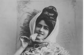 La historia de Consuelo Vello, la Fornarina: la lavandera que se convirtió  en reina del cuplé | Vanity Fair