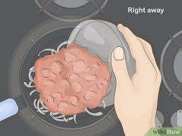 Freshly ground turkey or chicken will have a light pink hue and virtually no smell. 3 Ways To Thaw Ground Turkey Wikihow