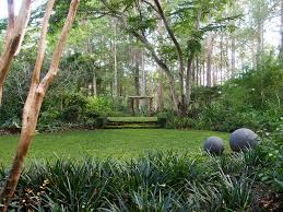 Call on 07 5485 4420. Stringybark Cottage