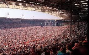 Последние твиты от wembley stadium (@wembleystadium). Pictures Of Music Fans Attend The 1985 Live Aid Concert At Wembley Stadium London Concert Crowd Wembley Concert