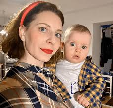 Povestea de viață a jurnalistei Eli Roman, însărcinată pentru a treia oară.  Chinurile prin care a trecut ca să devină mamă