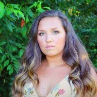 Kayla Ballard's Instagram, Twitter & Facebook