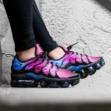 685 Likes 28 Comments The Sole Womens Thesolewomens On Instagram Women S Nike Vapormax Plus Hyper Violet Launching To Nike Air Nike Air Vapormax Nike