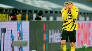 „wenn wolfsburg auf acht punkte wegziehen würde bei noch drei spielen, wird es schwer sie der innenverteidiger hat im spiel gegen union die fünfte gelbe karte gesehen und muss gegen. Bvb Wolfsburg Drei Dinge Die Bei Dortmund Gegen Vfl Auffielen Erling Haaland Menschelt Eurosport