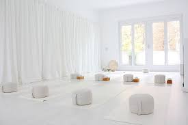 A meditation room, or meditation space, is a dedicated place where you can meditate. Meditation Room Ideas How To Create A Tranquil Oasis Decor Aid