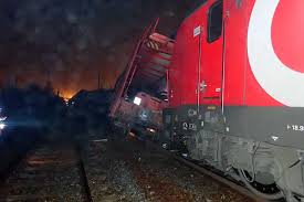 Na jihu pákistánu zemřelo nad ránem nejméně 45 cestujících při srážce dvou vlaků. Srazka Nakladnich Vlaku V Otrokovicich Skoda Jde Do Milionu Region Valassko