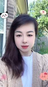 Vivian Luu's Instagram, Twitter & Facebook