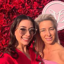 We had SO much fun at our VIP holiday event last night! A special thank you  to everyone who attended and our amazing reps!🖤 More pics coming soon!🎅🏽