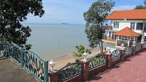 Antara rumah yang paling unik di desa balqis melaka, rumah balqis. Desa Balqis Beach Resort Kuala Linggi Melaka Tempat Percutian Yang Mendamaikan Tempat Menarik