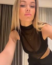 Lora Lyle's Instagram, Twitter & Facebook