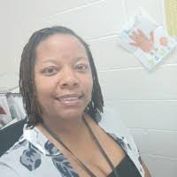 Regina Reardon's Instagram, Twitter & Facebook