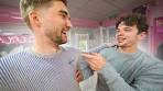 Video IK VERRAS HEM MET DE BEKENDSTE MAN VAN HET DORP! - YouTube