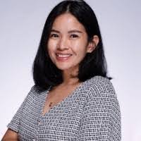 Julia Llanes's Instagram, Twitter & Facebook