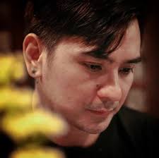 Wowie de guzman was one of the most popular personalities and admired by the public in the 90s. Facebook